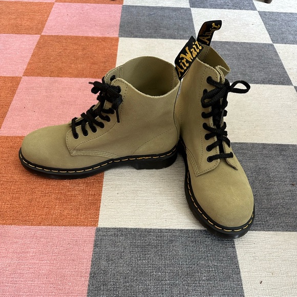 Doc Martens lace up boots - Picture 7 of 8